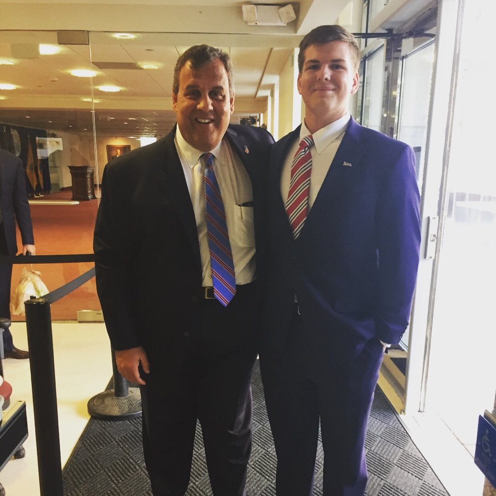 tomlinson_drew's profile picture. F&M Football ‘20 | Carter Hart Fan Club