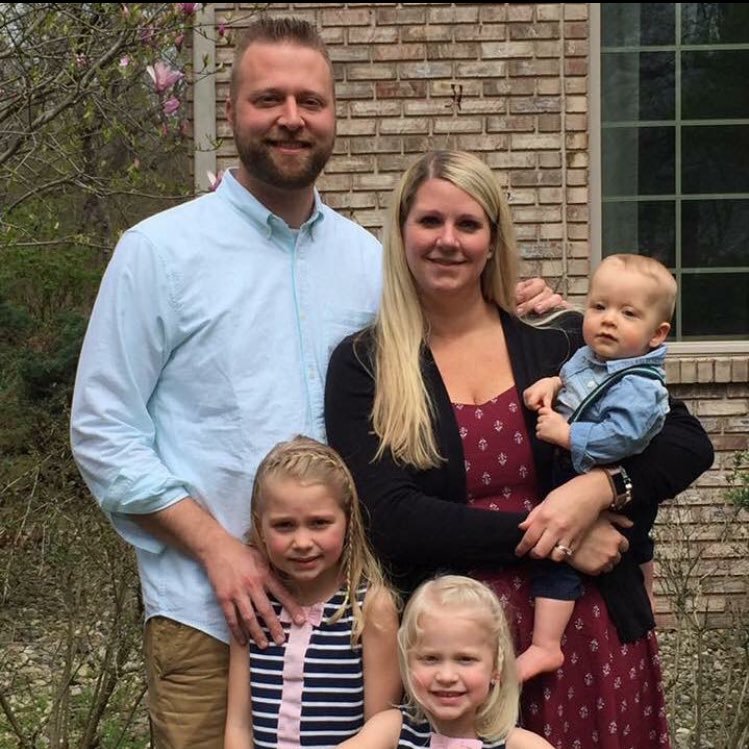 zalbers's profile picture. Proud husband & father