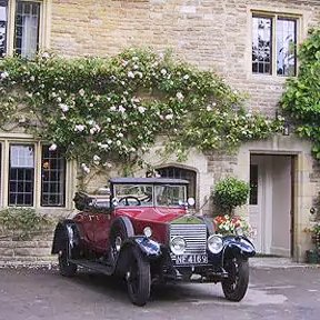 Luxury country house hotel in Dorset's beautiful Thomas Hardy country. Family owned and run Jacobean manor house.               01258 472507