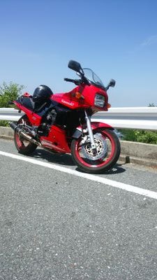 GPZ900ｒとバラバラのモンキーもってます
バイク好き絡んでな
車がほしいｗ