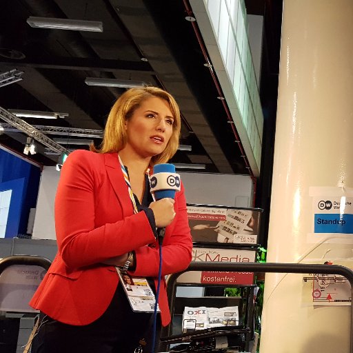 Host of @DW_espanol based in Berlin. Chilean senior Journalist, presenter and interviewer.
https://t.co/EOUl1X6qd4%…