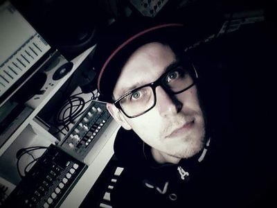 Addicted 2 Acid since the mid 90's
(Ex-Ex)Physiotherapist, tried something with wheelchairs / Musicnerd 🎶🎚️🎛️