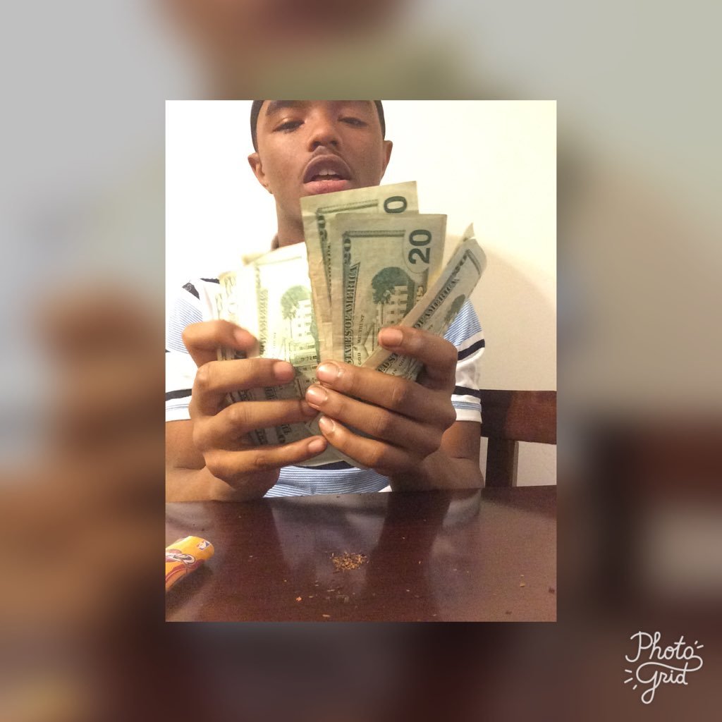 Names June 😈 I'm 18 and I do have a girlfriend 😂✌️ terrysha 😋💍 #GoldMxnds