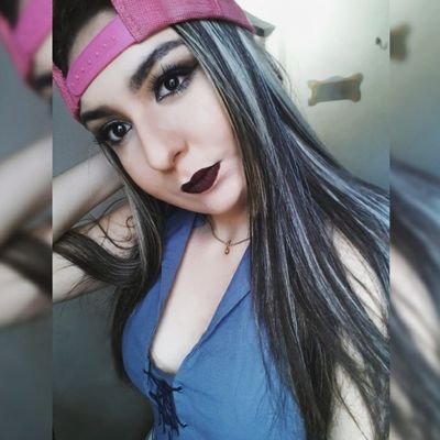 {...} Ela tem alma de pipa avoada, mas na sua estante imaginária coleciona corações. ❤
Snap/instagram: lorenanunessc.