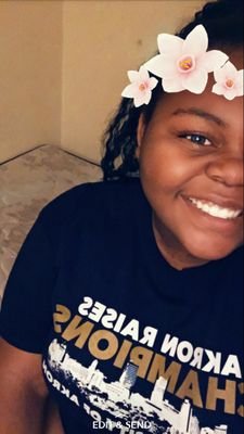 University of Akron,
Akron Zips Color Guard🚩
Licensed Cosmetologist💆💅