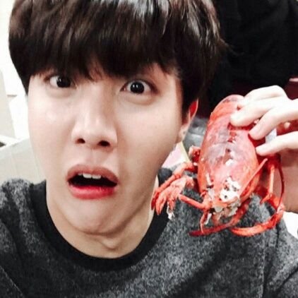 BTS IS LIEEEEE LOCOOO