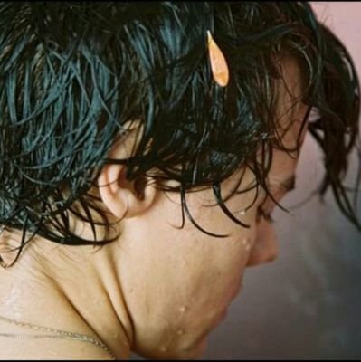 Hi , guys ! I am second account for @Dmsgiveawayssss
My job is pick the winner from @Dmsgiveawayssss giveaways !! Good Luck ! @Harry_Styles is my Angel 😇