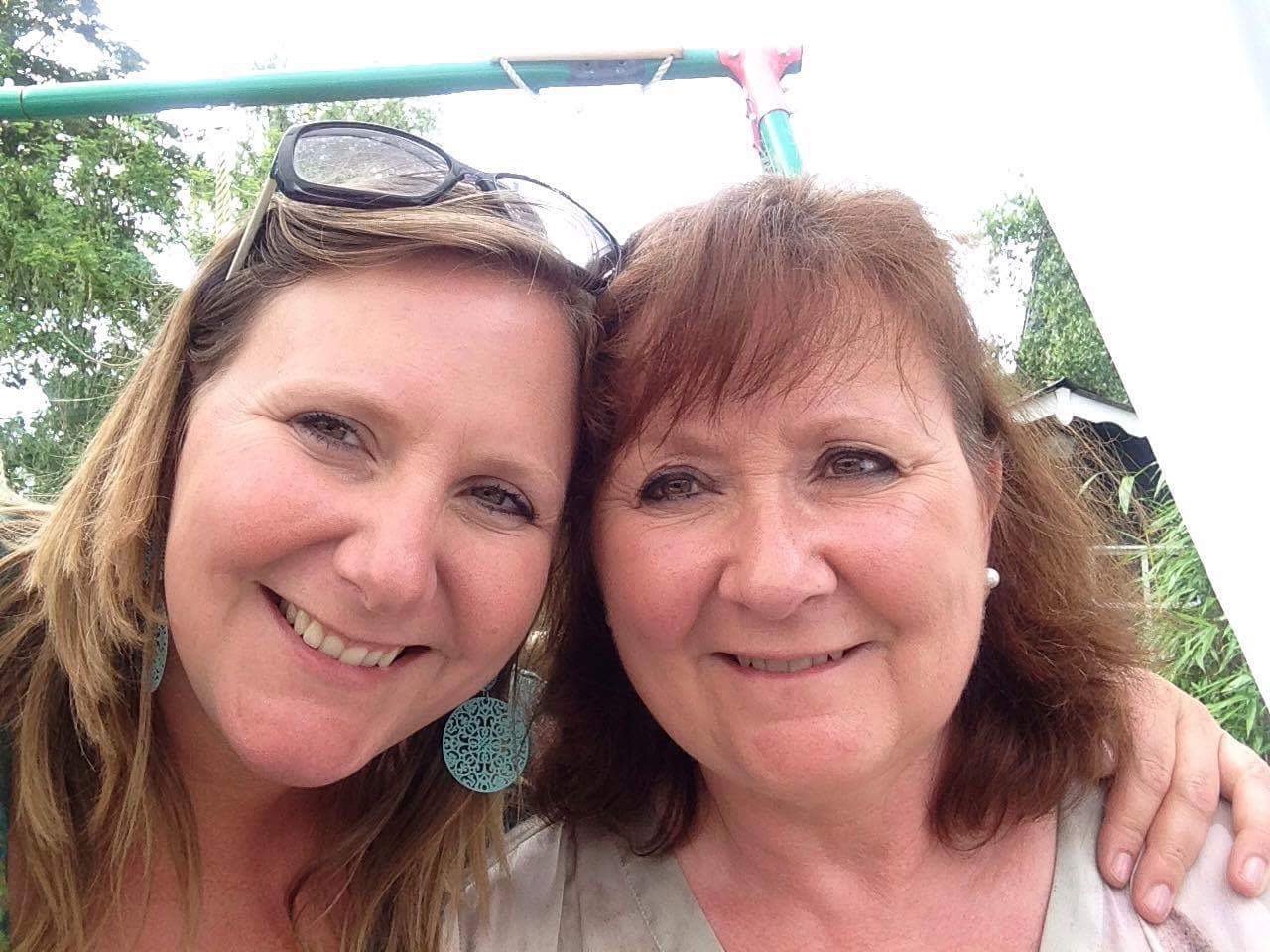 denysingrid's profile picture. 