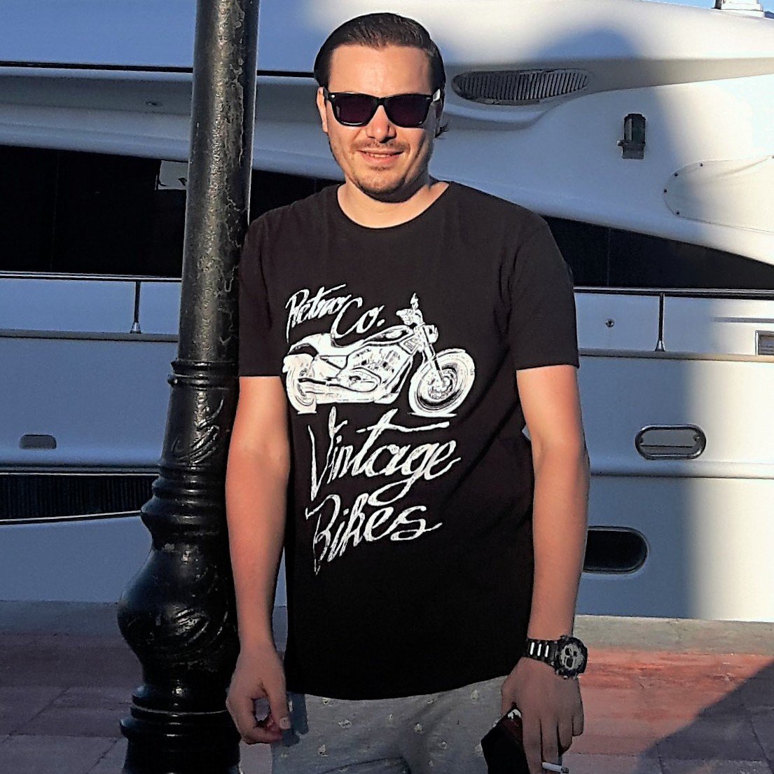 SabrySmart's profile picture. واحد من الناس