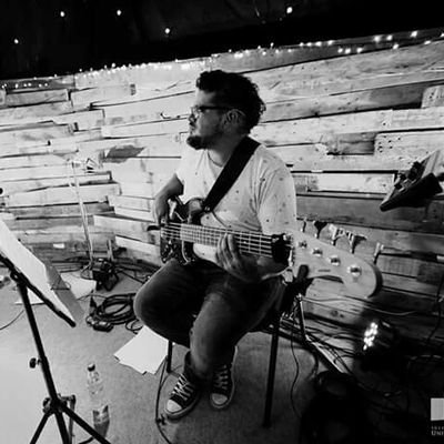 feliperamirezl's profile picture. Cristiano y Pelotero Cruzado desde chico. A veces me las doy de bajista. Casado con @yocaroilustra - papás de la linda Sofía.