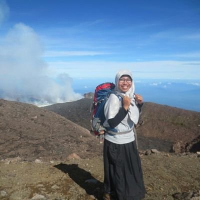 Nurulpratiwin's profile picture. Silly and Heartwarming 😆