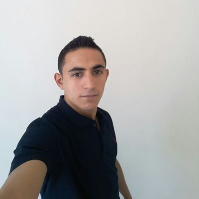 ناشط في سبيل تطبيق العدالة في العالم ومن مؤيدي الحركات الاعتداليه وضد سياسات القمع