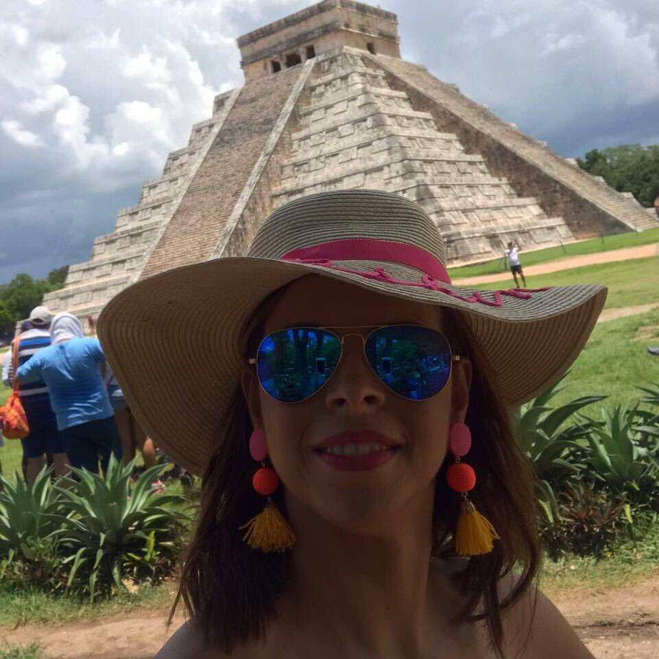 Mujer,Madre,Esposa,amo la lectura,los deportes en general y lo mejor Hija de Dios.🇩🇴⚾️⚽️