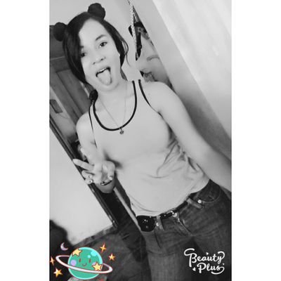 KarinaAmaya16's profile picture. 😂😂😂