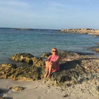 paola555999's profile picture. Cammino con due gambe , ma , a rigore , sono una lupa rossa e...me magno pure i gemelli, tutti e due, Romolo e Remo .
Sígueme y Te Sigo !