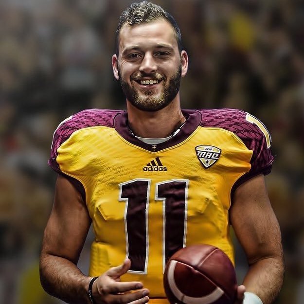 This is your quarterback Shane Morris speaking! We will drink beer and win games this season. Follow @ShaneMorris_7. 🔥👆🏼