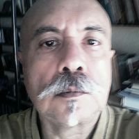 Nací 25/VI/54, Colonia Pensil, D.F. Hijos: Ximena y Emiliano. Egresé UNAM. Publiqué un libro. Premio de Periodismo Pagés Llergo. Escribo cuento.