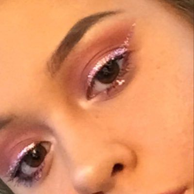 darllngroses's profile picture. lol