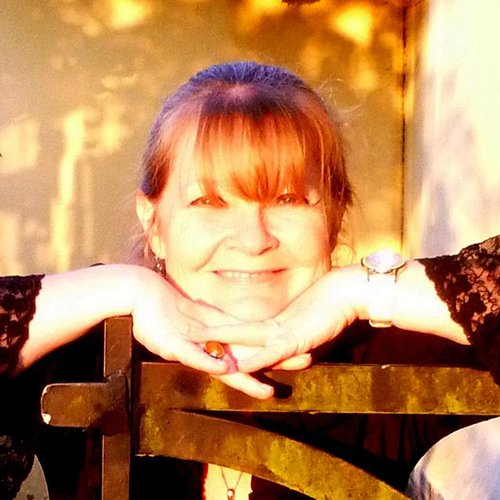 Children's author. Debut, The Mirror of Pharos. Mad about wolves. Bath Spa MAWYP. SCBWI