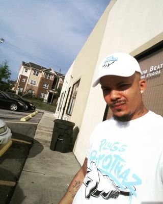 riversideredboi's profile picture. 