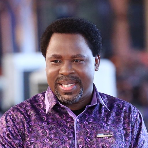 El Profeta T. B. Joshua es el líder de la Sinagoga, Iglesia de Todas Las Naciones (SCOAN), un ministerio Cristiano internacional con sede en Lagos, Nigeria.