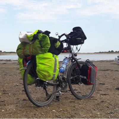 Concepteur d'infrastructures de transport. Cyclabilité urbaine. Autoroutes à vélo. Cycliste infatigable. Pêcheur devant l'éternel. Chasseur de rêve.