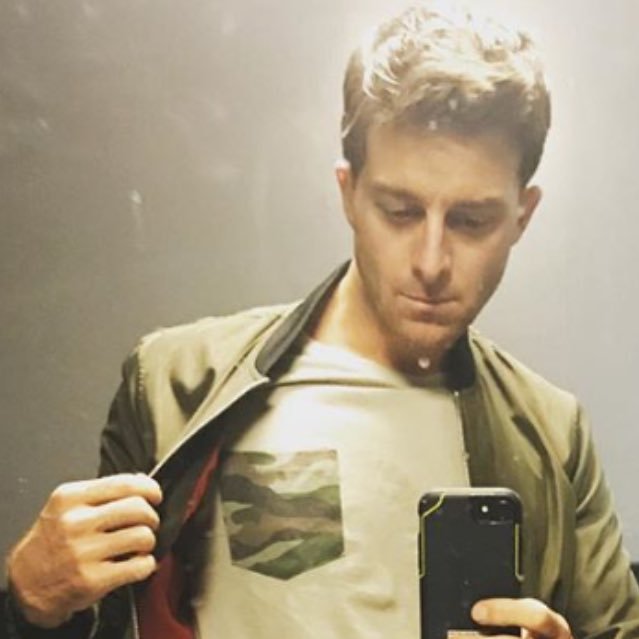 SamSamad104's profile picture. Halfbloed| PSV-Fan| Tanger(Marokko)|Wie met de stroom meedrijft, is het eerste bij het afvoerputje.