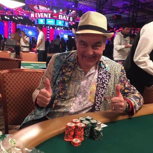 johnhespfk's profile picture. I am to poker what Donald Trump is to politics – an amateur "FAN ACCOUNT"