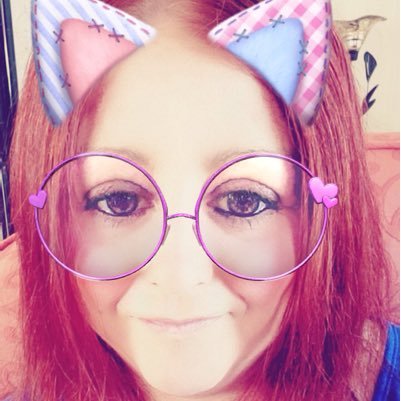 RedheadAnnette's profile picture. 