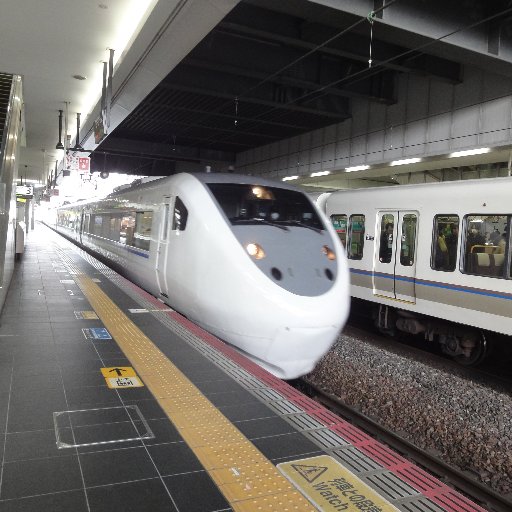 日本国全部の駅を「利用」してみようと思い立ちました。それについて
以下の点のルールを作りました。
1 乗車か下車の少なくともどちらかでその駅を発着する列車を利用する。
2 その駅の改札口から外に出る
3 今までクリアした駅から飛び地を作らない。
ツールとして「駅メモ」と「駅コレ」を使っています。