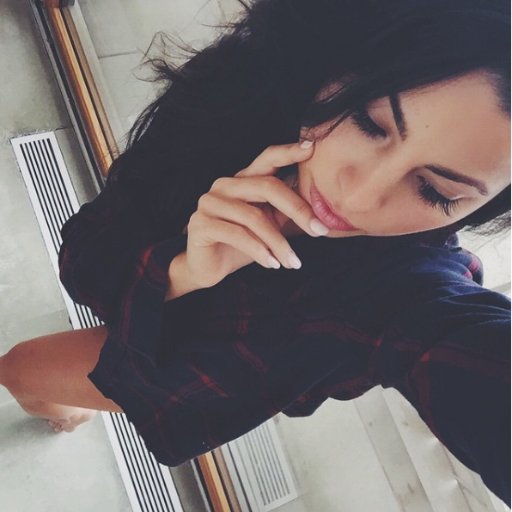 gulsennozdemirr's profile picture. 