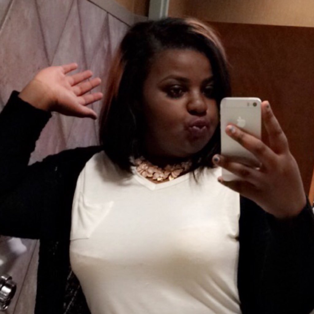 Young Black Educated Women trying to chase her Dreams ...💃🏾🙌🏾🙏🏾 #PopOutQueen 👑💋
