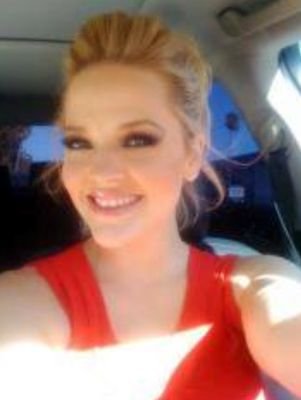 ClaireDeLune311's profile picture. Humour