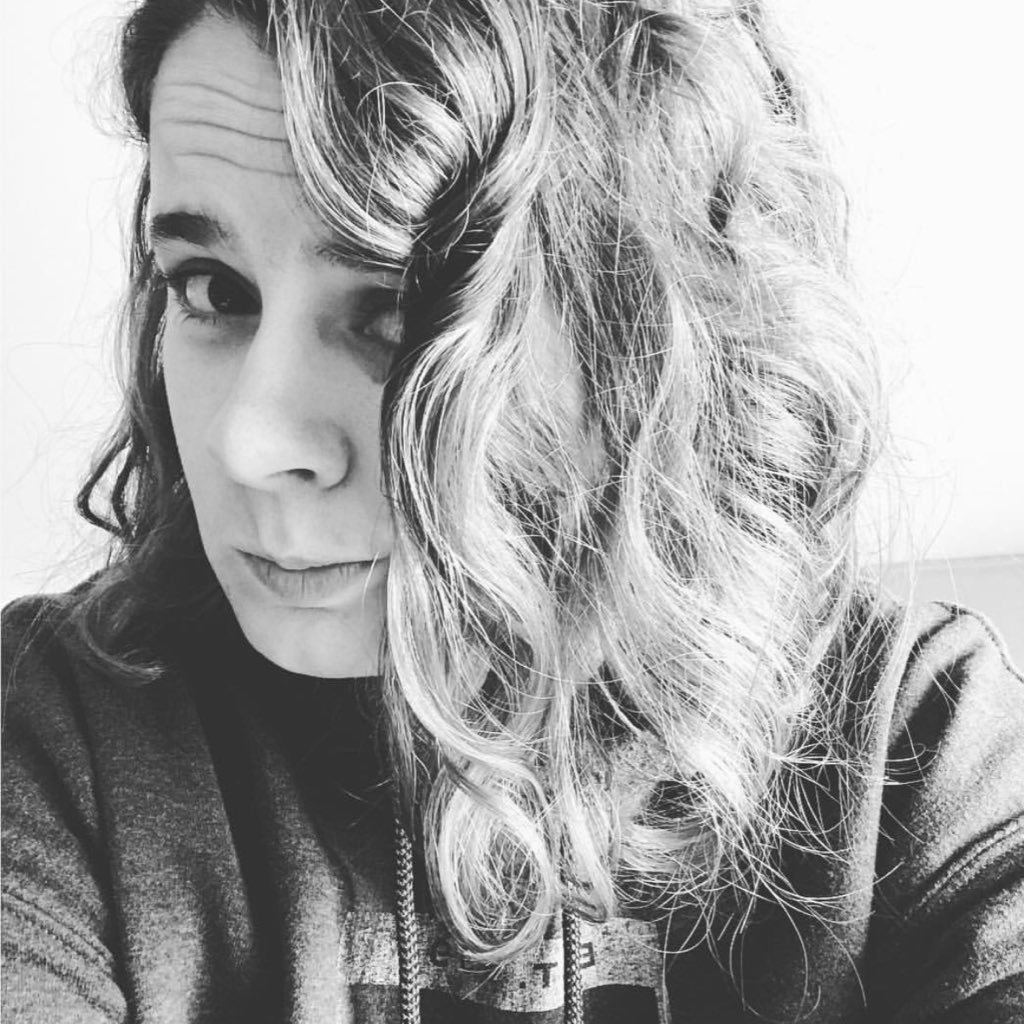 claireplusfour's profile picture. Thirty-something | wifey to @aDamPSK91 | mother | book-reader | drink-drinker | procrastinator | generally lost in life | she/her