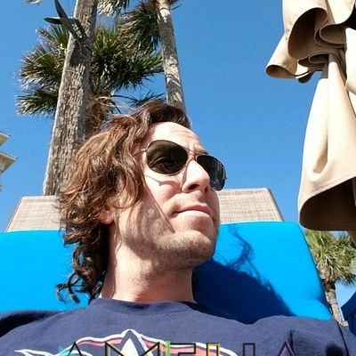 Cannabis advisor, CO2 extraction guru, writer, entrepreneur and natural health advocate. Everyday is a chance to make art