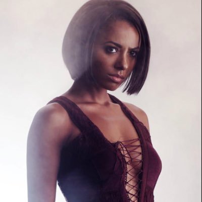 I'm Bonnie and I'm the brassy-but-cautious witch, who discovers her powers just in time to help out her family and friends#RP