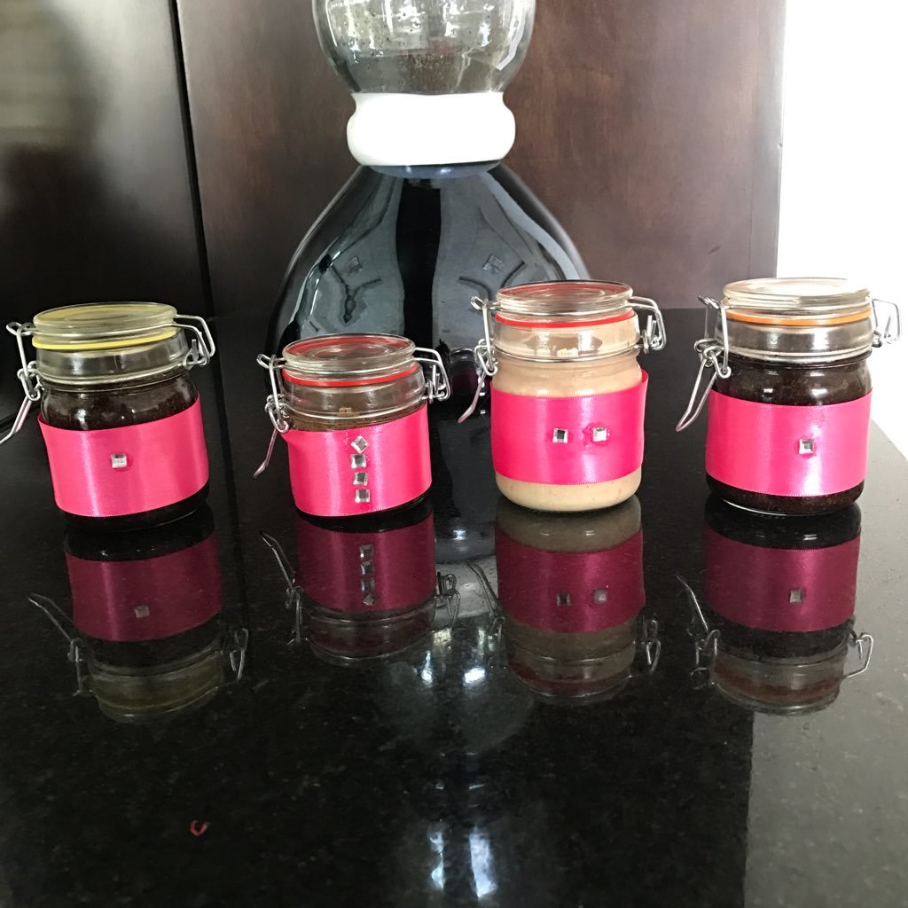 pieldeseda100's profile picture. Cosmetològa, Terapeuta Spa para la Gloria y Honra de Dios🌷Exfoliantes, Mascarilla a base de café natural y activos de alto beneficio, Té para adelgazar.🌸🕊