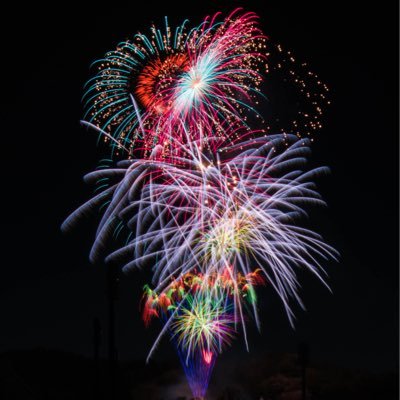 花火見るのも好きだが撮るのが好き 花火以外の夏は嫌い 
彩色千輪と多重芯そしてトラが好物
使用機材：Z8 Z7 XT-4