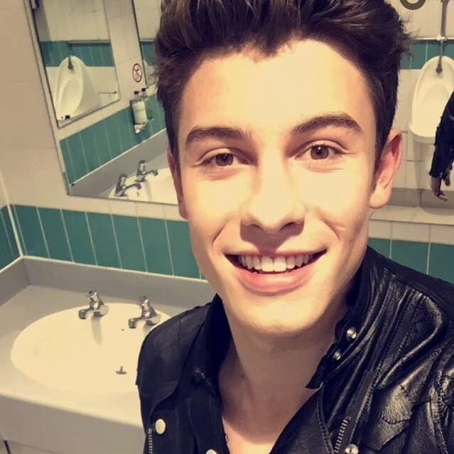 pizzashawna's profile picture. @shawnmendes is my sunshine ☀️
