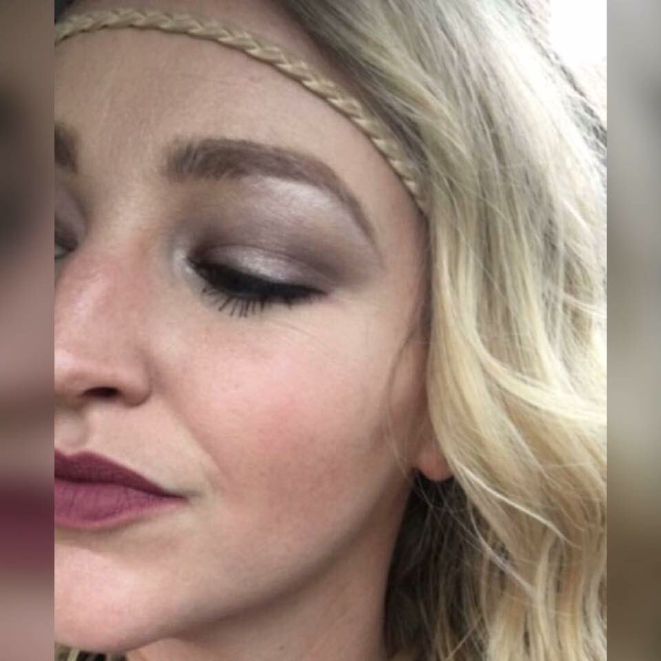 Younique_SJG's profile picture. I laugh too loud. I find comfort in silliness. I love being a mom. I love Jesus but I cuss a little... And I request bacon on my veggie burgers ✌🏼