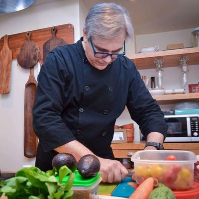 Se trata de comer en casa del Cocinero, en un ambiente distendido, donde los invitados viven una experiencia con todos los sentidos. By Julio Lunghi