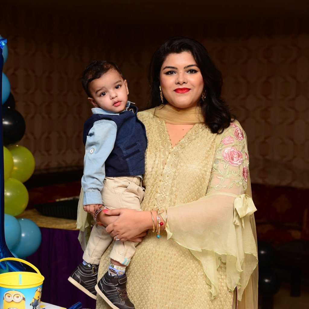 kanzahasnain's profile picture. CEO @ Kanza Hassan Makeup & Hair. Certified makeup artist. Insta: kanzahassanmakeup