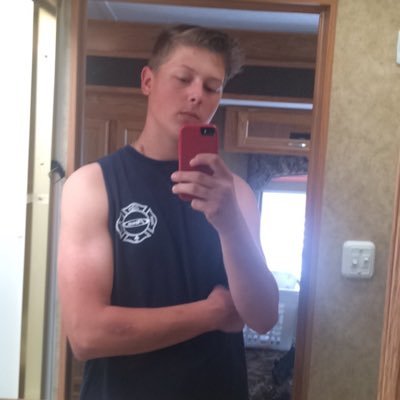 KaliMengo's profile picture. Sports. high diving and professional cornhole