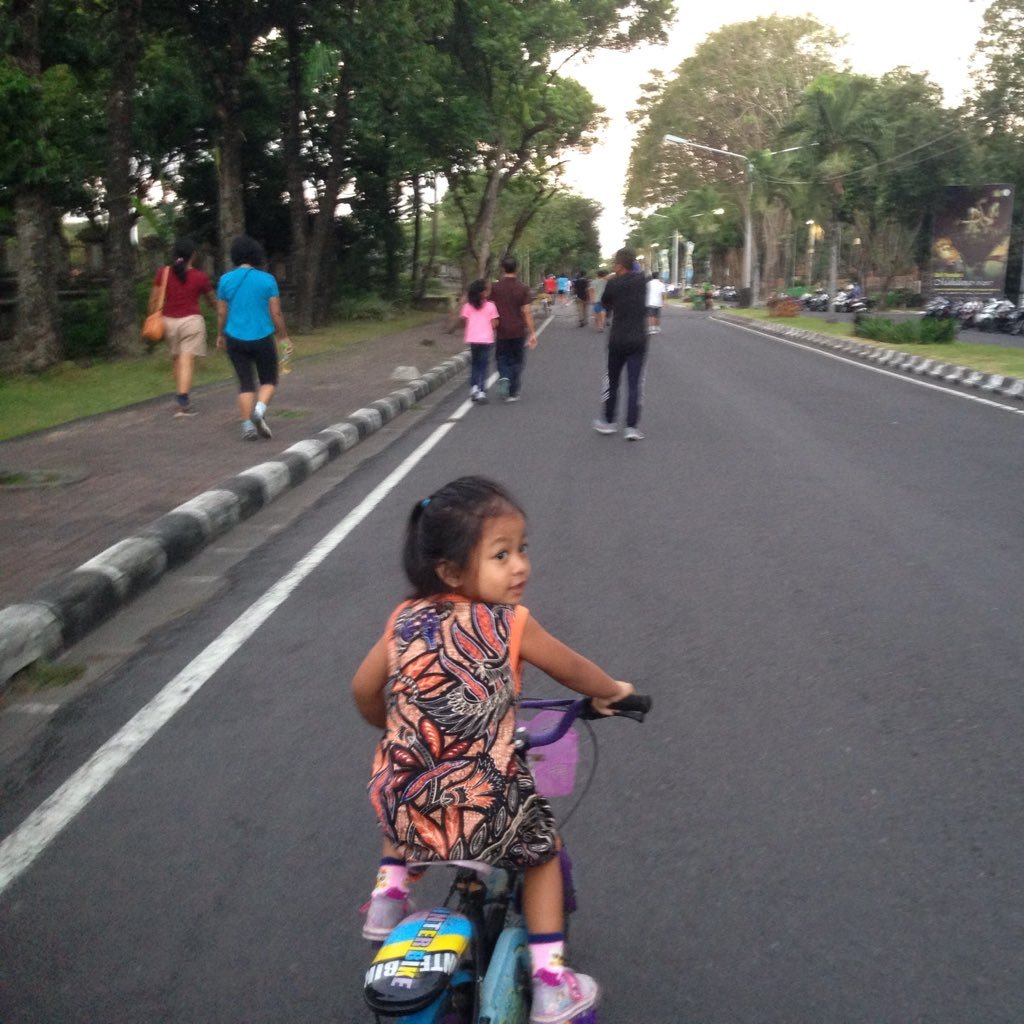 tqila13's profile picture. Lovely family...