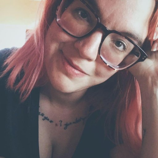 Literally Chel. Like literally. Smart & sassy pink-haired photographer who loves good journalism, fantastic food and Justin Theroux. Fav band: @paulblacklab