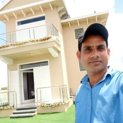 MukeshL57552983's profile picture. business..