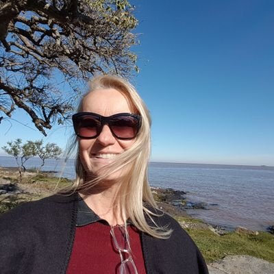 BresolinSilvana's profile picture. Adoro animais. Inter. Amo minha família. Amigos é tudo de bom. Devoro livros. Sou Personal Organizer. Curto Platão e Sócrates. Sou MORO abaixo corrupção!