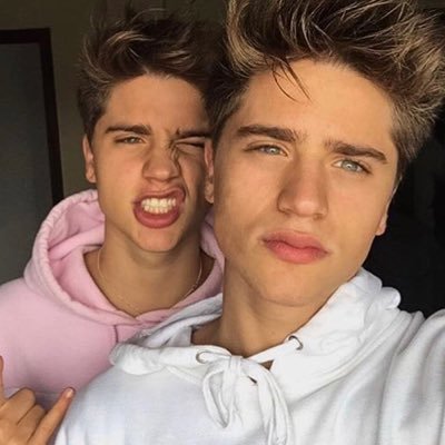 Martinez twins are savage😜🤙🏼❤️•••••••••••••• When you follow me follow emilio_is_daddy❤️❤️❤️❤️❤️❤️😘😘
