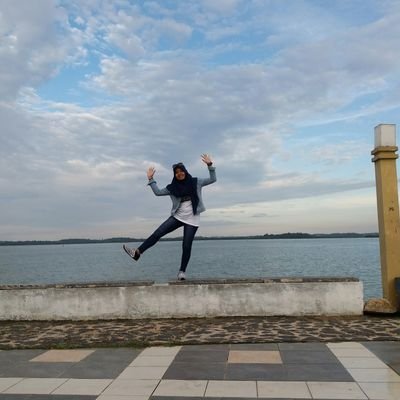 riza_resita's profile picture. Fighting For Everyday