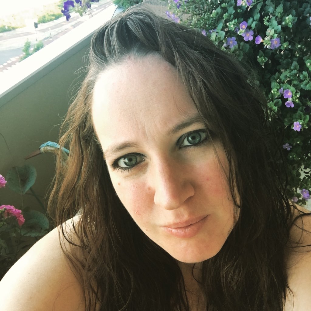 select_all's profile picture. Ik ben de perfectioniste, jij de illusie! Lief, schattig en vooral onschuldig. Behalve wanneer ik slaap!